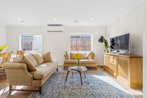 Property photo of 33 Wallaby Run Gisborne VIC 3437