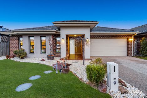 Property photo of 9 Edgecomb Street Keysborough VIC 3173