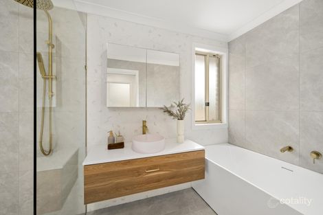 Property photo of 40 Halloran Drive Jerrabomberra NSW 2619