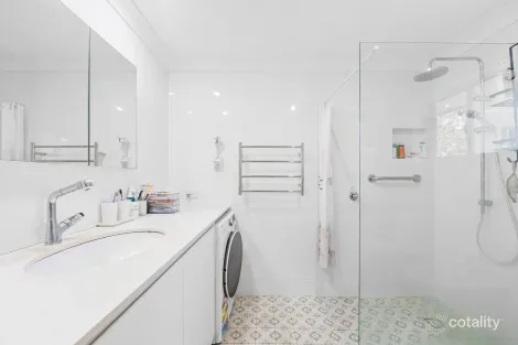Property photo of 1A Noonan Point Avenue Point Clare NSW 2250
