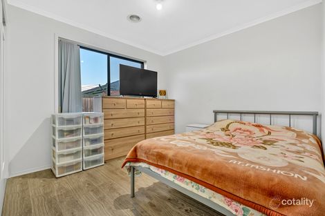 Property photo of 20 Southern Cross Drive Roxburgh Park VIC 3064