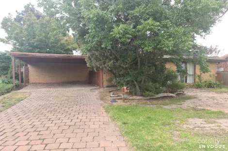 8 Wollaston Pl, Stirling, ACT 2611