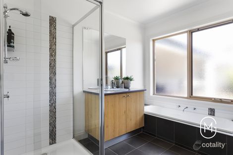 Property photo of 23 Gunghalin Drive Doreen VIC 3754