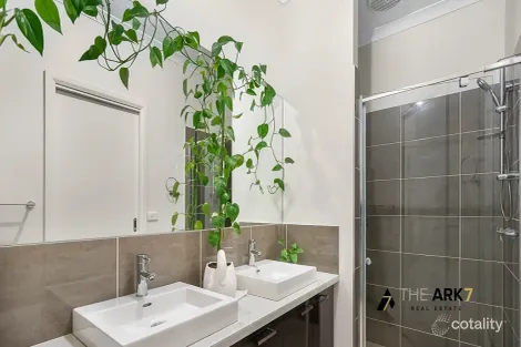 Property photo of 92 Manooka Road Brookfield VIC 3338