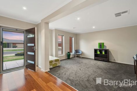 Property photo of 15 Cityview Crescent Tarneit VIC 3029
