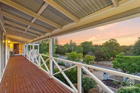 Property photo of 6 Headingly Road Kalamunda WA 6076