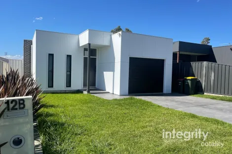12 Evergreen Pl, South Nowra, NSW 2541