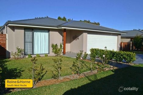 22 Waianbar Ave, South West Rocks, NSW 2431