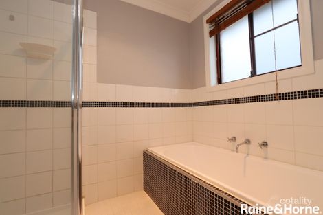 Property photo of 1/28 Dees Close Gormans Hill NSW 2795