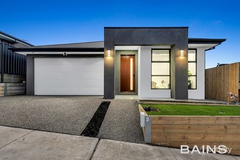 Property photo of 11 Lowe Drive Doreen VIC 3754