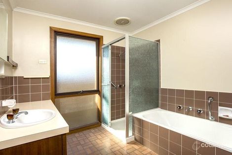 Property photo of 8 Shelbourne Court Meadow Heights VIC 3048