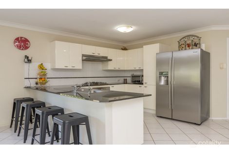 2 Bronte Cl, Raworth, NSW 2321
