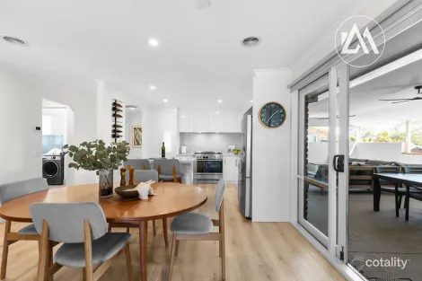 Property photo of 3 Hakea Court Langwarrin VIC 3910