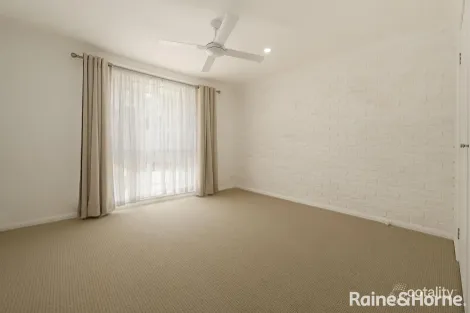 Property photo of 17/3 Packard Close Ingleburn NSW 2565