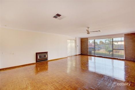 Property photo of 1 Vinest Way Hackham SA 5163