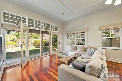 Property photo of 8 Adrian Street Glen Iris VIC 3146