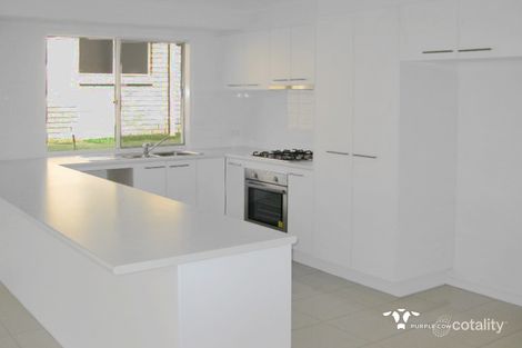Property photo of 6 Oak Leaf Street Springfield Lakes QLD 4300