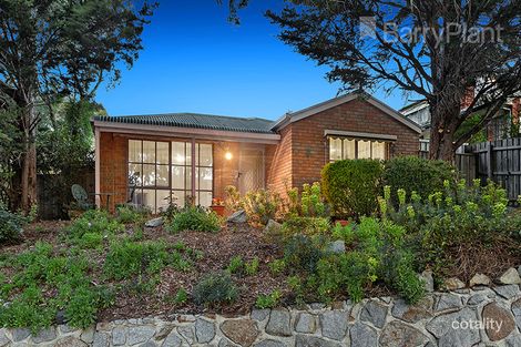 Property photo of 1 Nangwarry Court Berwick VIC 3806