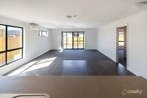 Property photo of 30 Sanderling Avenue Armstrong Creek VIC 3217