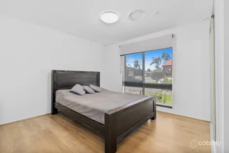 Property photo of 6/7 Hanlon Close Minto NSW 2566