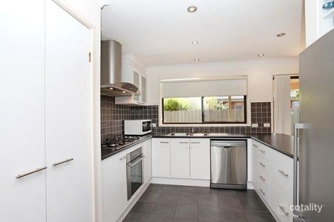 Property photo of 18 Bartlett Crescent Hoppers Crossing VIC 3029