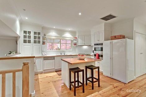 Property photo of 10 Weyburn Court Heidelberg VIC 3084