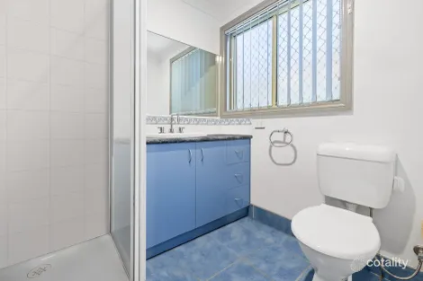 Property photo of 10 Darling Place Manor Lakes VIC 3024