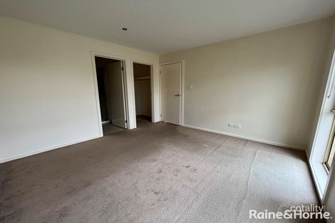 Property photo of 2/4 Jade Way Hillside VIC 3037