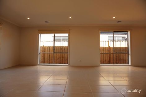 Property photo of 34 Blazon Drive Tarneit VIC 3029