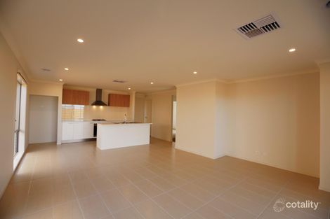 Property photo of 34 Blazon Drive Tarneit VIC 3029