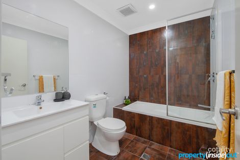 Property photo of 16/1-2 Harvey Place Toongabbie NSW 2146
