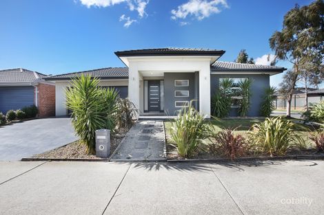Property photo of 33 Selandra Boulevard Clyde North VIC 3978