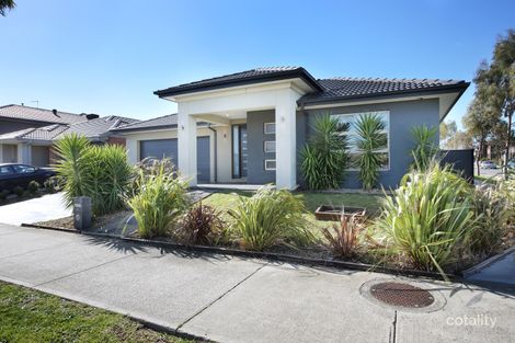 Property photo of 33 Selandra Boulevard Clyde North VIC 3978