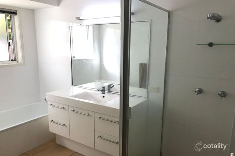 Property photo of 2/12 Scoter Avenue Paradise Point QLD 4216