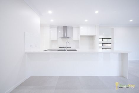 Property photo of 8 Lochern Elbow Mount Peter QLD 4869