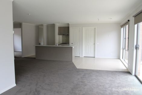 Property photo of 6 Licodia Drive Pakenham VIC 3810