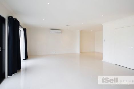 Property photo of 23 Villa Road Springvale VIC 3171