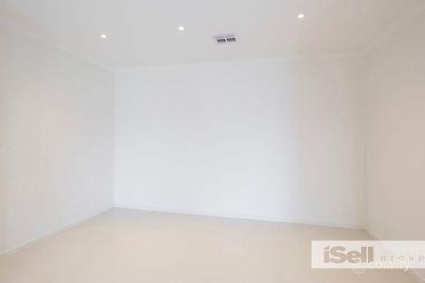 Property photo of 23 Villa Road Springvale VIC 3171