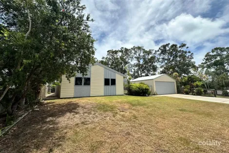 1 Sanctuary Point Cl, Point Vernon, QLD 4655