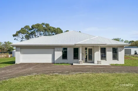 44 Mills Rd, Cobden, VIC 3266