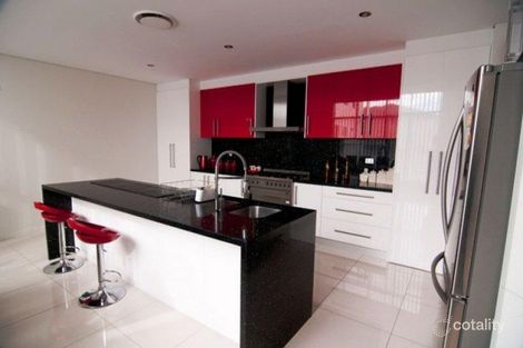 Property photo of 1 Rose Gum Place Casula NSW 2170