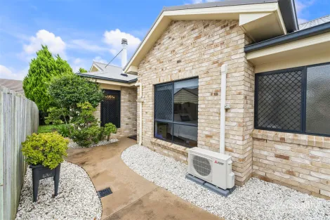 Property photo of 2/15 Krefter Crescent Highfields QLD 4352