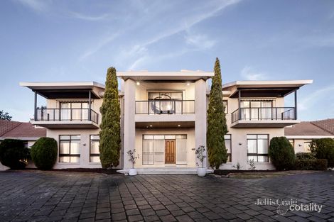 Property photo of 17 White Lodge Court Donvale VIC 3111