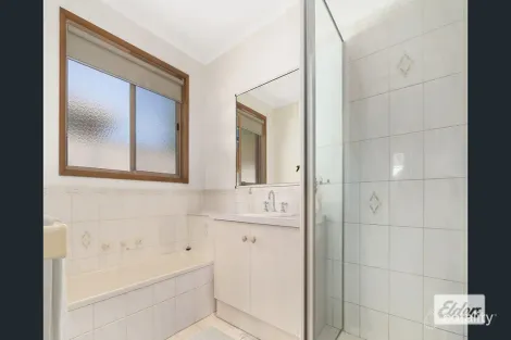 Property photo of 2/21 Kingsbury Court West Wodonga VIC 3690