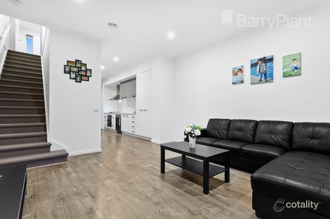 Property photo of 12 Toombal Place Craigieburn VIC 3064