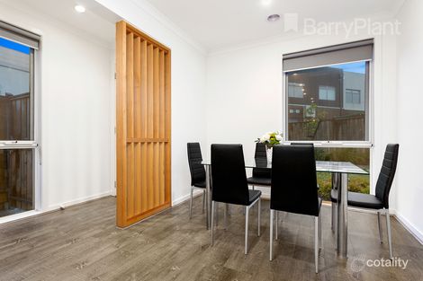 Property photo of 12 Toombal Place Craigieburn VIC 3064