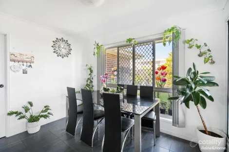 Property photo of 49 Spring Way Nikenbah QLD 4655