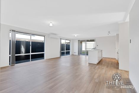 Property photo of 64 Wintergreen Crescent Treeby WA 6164