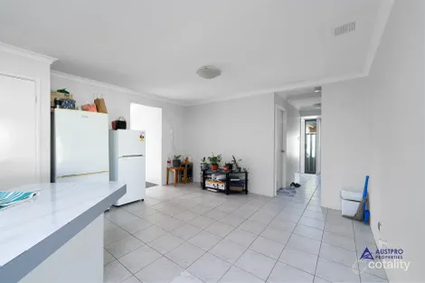 Property photo of 11 Hotchkiss Close Thornlie WA 6108