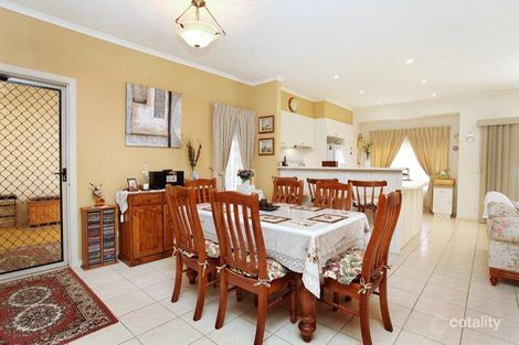 Property photo of 11 Como Glen Caroline Springs VIC 3023